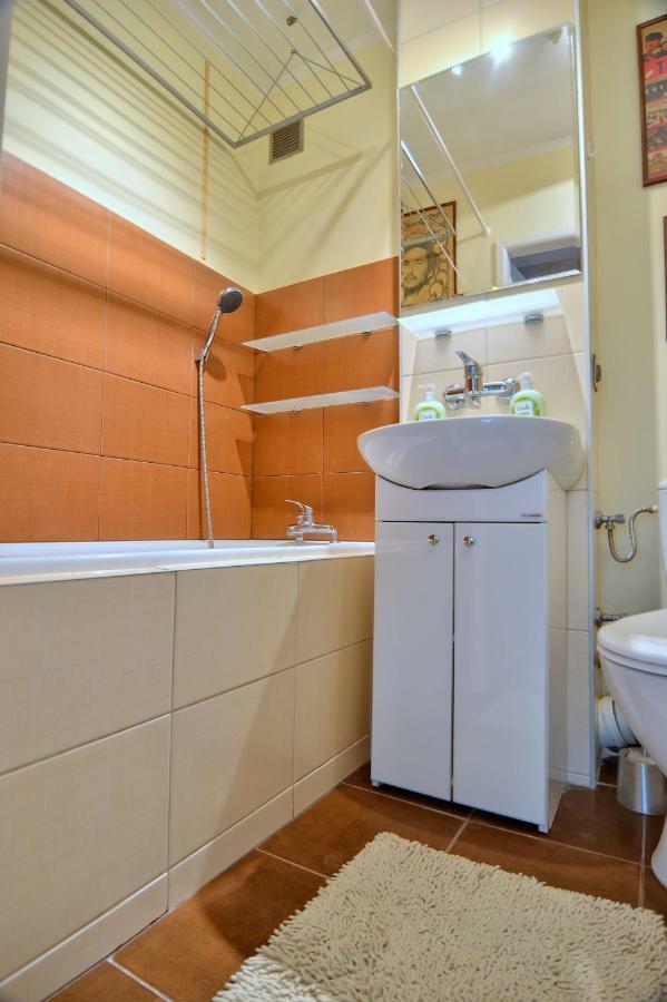 Sloneczny Apartament Grzybowska Варшава Екстериор снимка